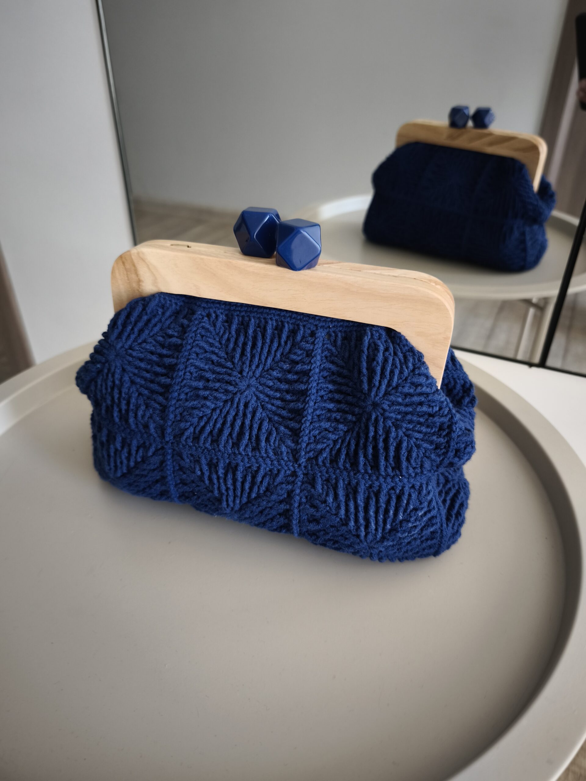 Clutch Simplicity Old Navy
